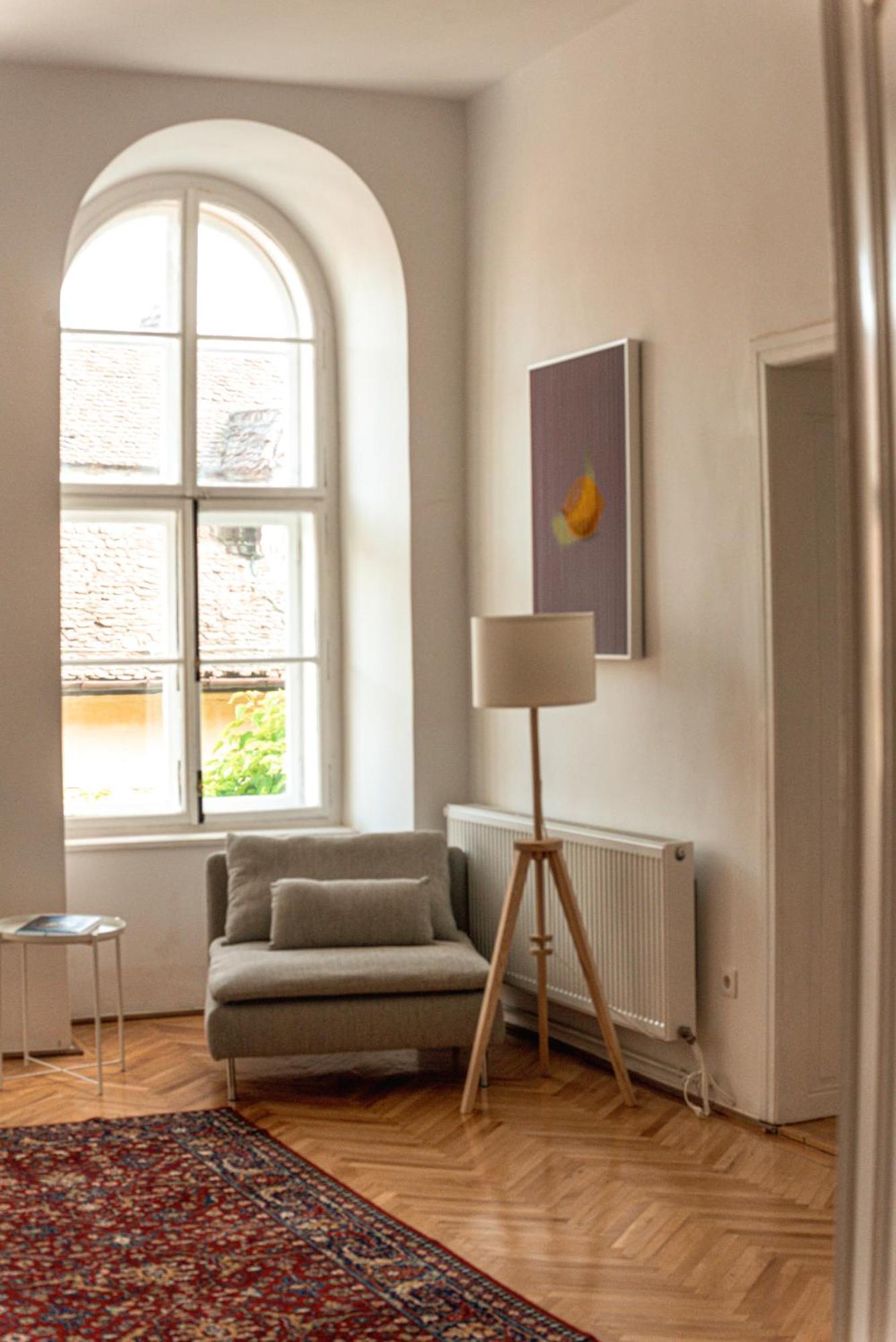 Favst Old Square Apartment *